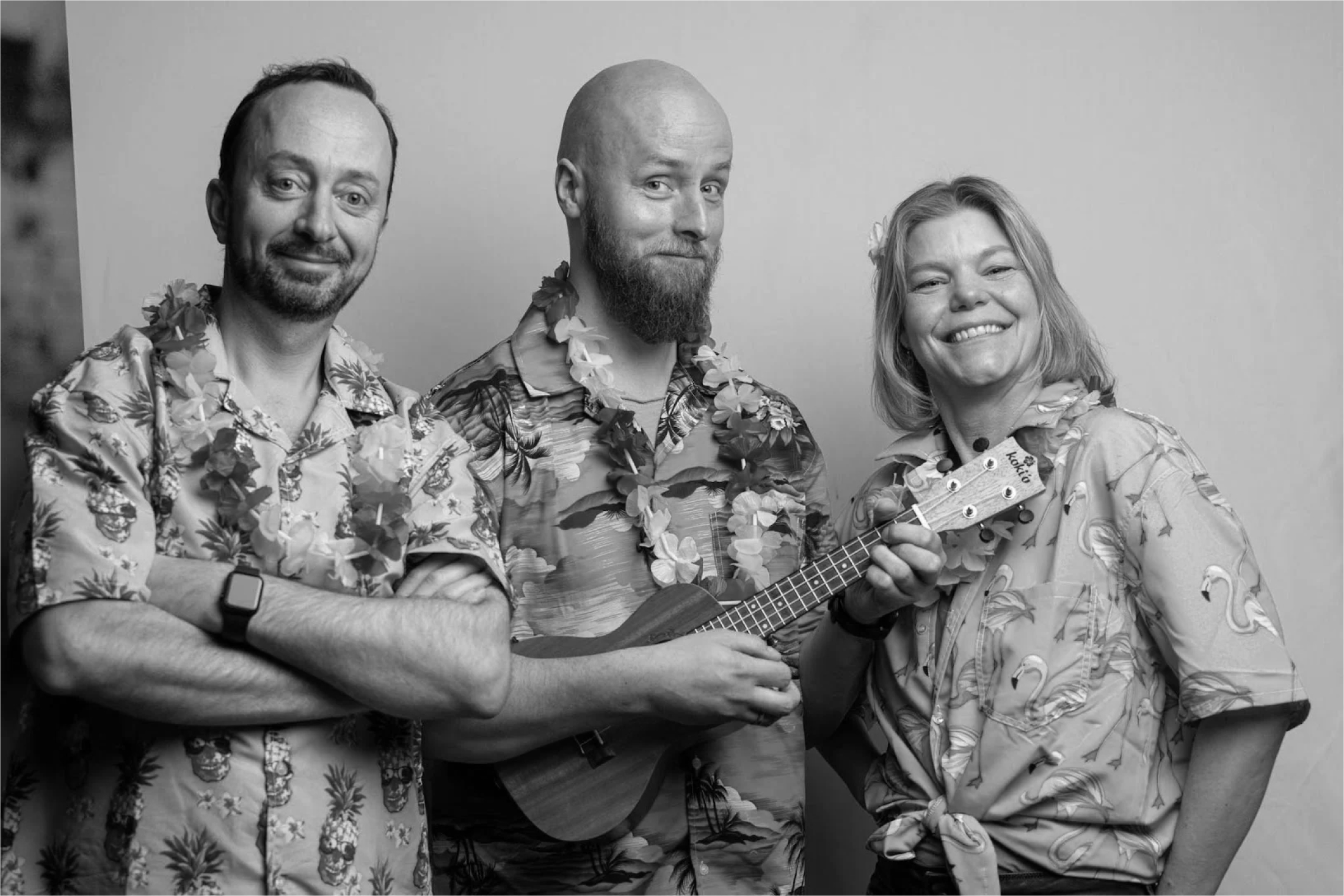 Identums supportteam met Hawaï-shirts