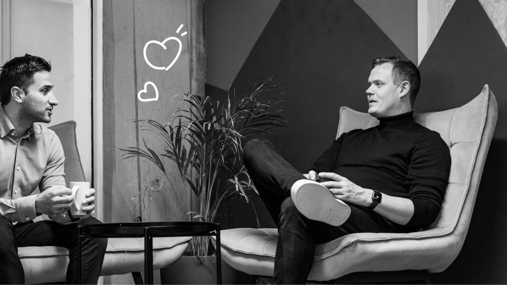 Bromance-in-de-kantoor-lounge